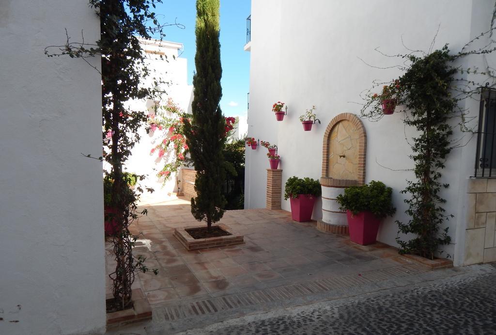Hotel Buenavista Estepona Exterior photo A street in the old town of El Jadida