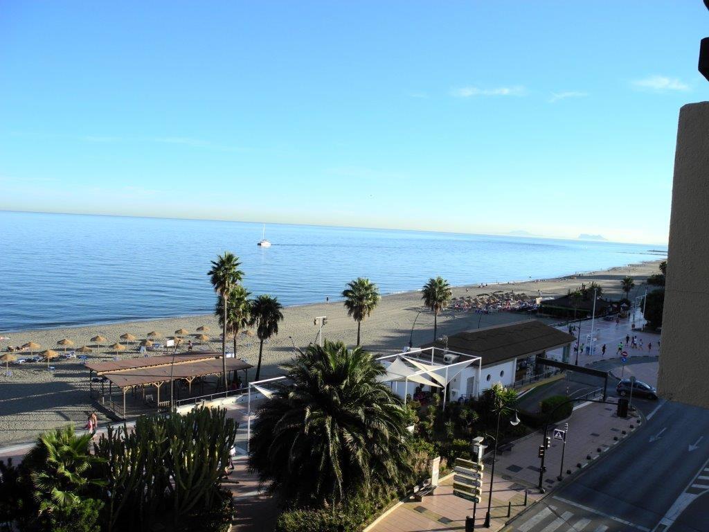 Hotel Buenavista Estepona Exterior photo View of the beach